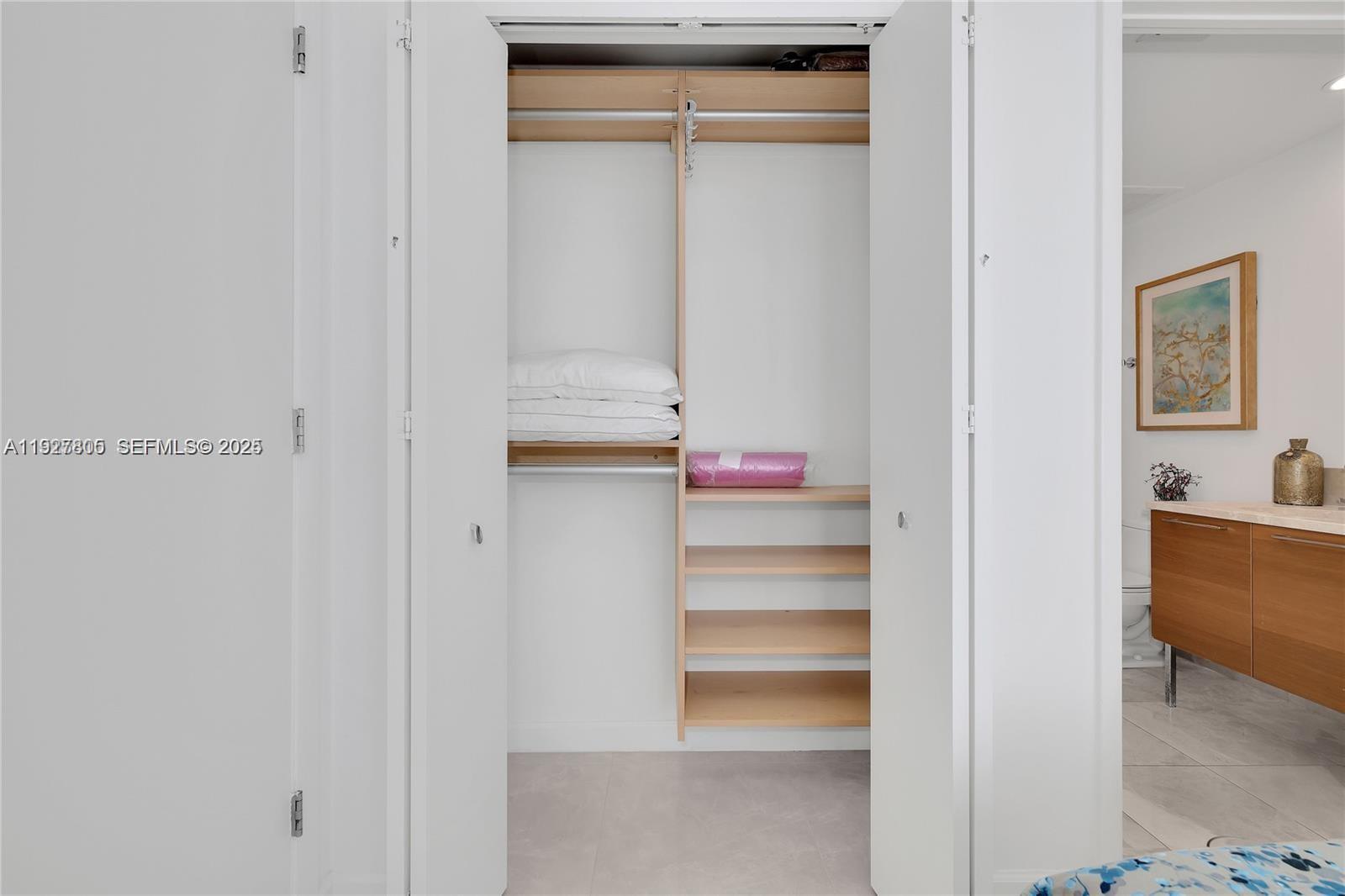 Building Photo - 17001 Collins Ave