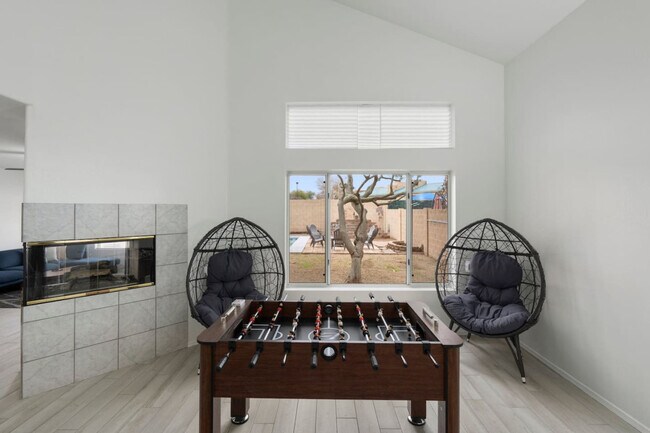 Building Photo - 13682 W Desert Flower Dr