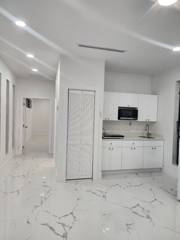 Building Photo - 590 Ragan Dr