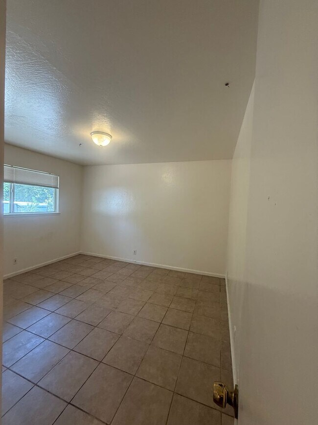 Building Photo - 7865 Leona Way
