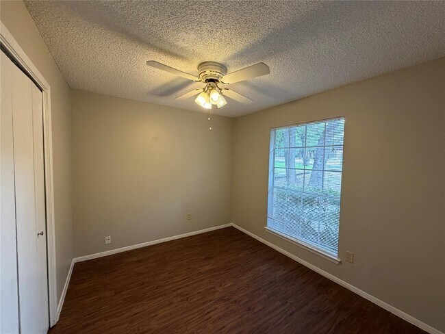 Building Photo - 12102 Arrowwood Dr