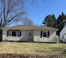 Building Photo - 94 Shorewood Dr