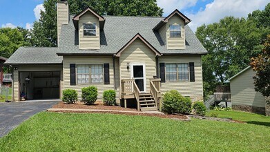 Building Photo - 3 Bedroom 2 Bathroom House in Gray Area