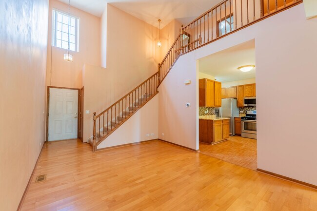 Building Photo - 23 Southwicke Dr