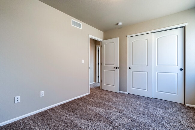 Building Photo - 1753 Long Shadow Dr