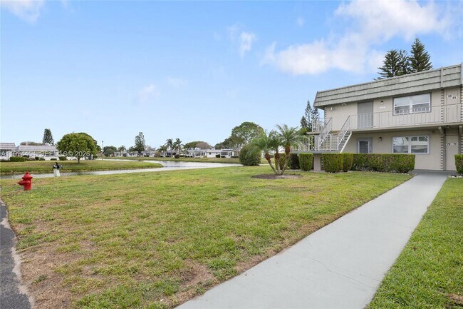 Building Photo - 72 Monaco Ct