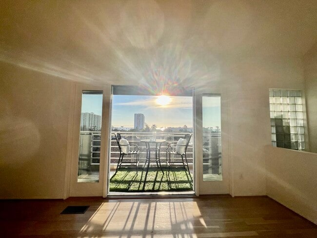 Building Photo - 311 Hill St