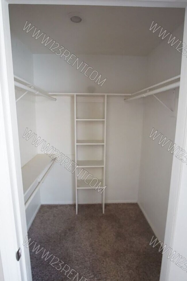 Building Photo - 3BD/ 2BTH SINGLE FAMILY HOME CALIFORNIA CITY