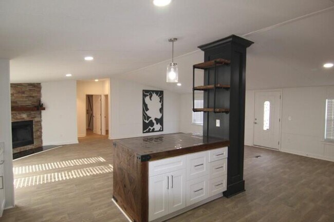 Building Photo - 2232 Dawson Forest Rd E