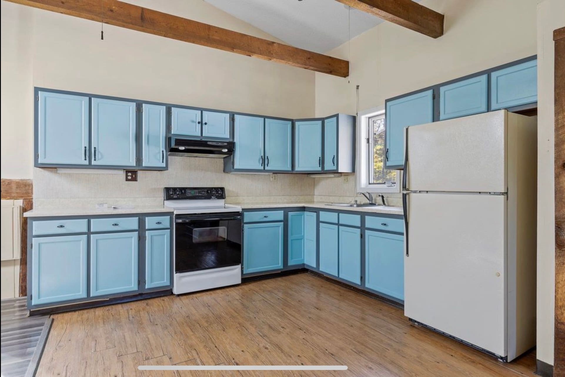 Kitchen (cabinets will be painted) - 142 NH Route 25