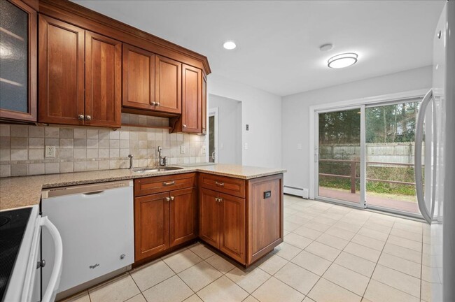 Building Photo - Croton On Hudon 4-Bedroom 2.5-Bathroom Home