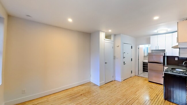 Interior Photo - 203 Chrystie Street