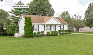 Building Photo - 900 Granny White Rd