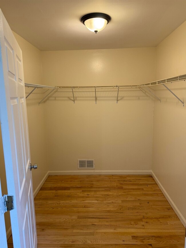 Building Photo - 189 Myrtle Ave