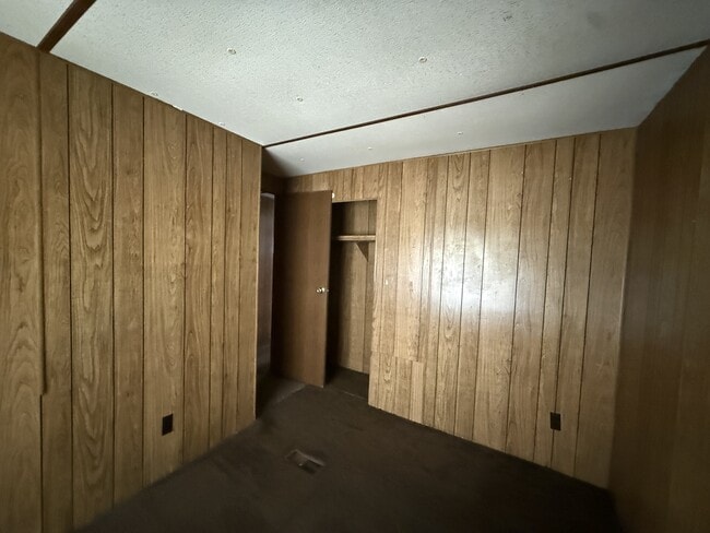 Building Photo - 441 Willow Run Rd