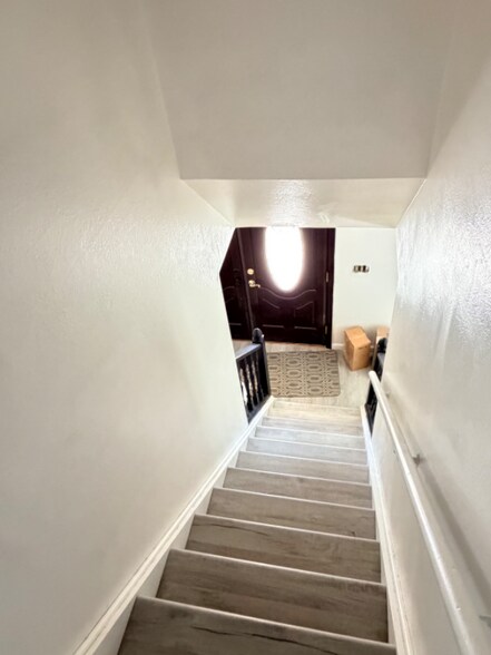 Building Photo - 1000 Flint Way