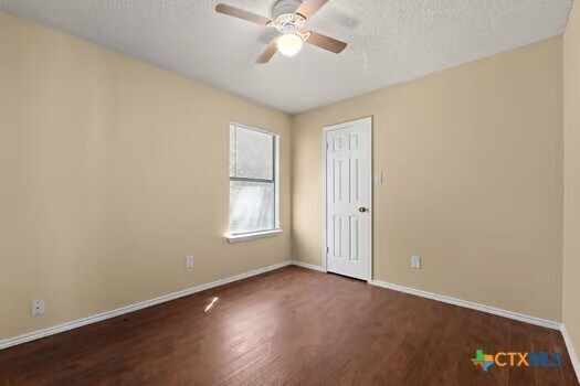 Building Photo - 906 Tanner Rd
