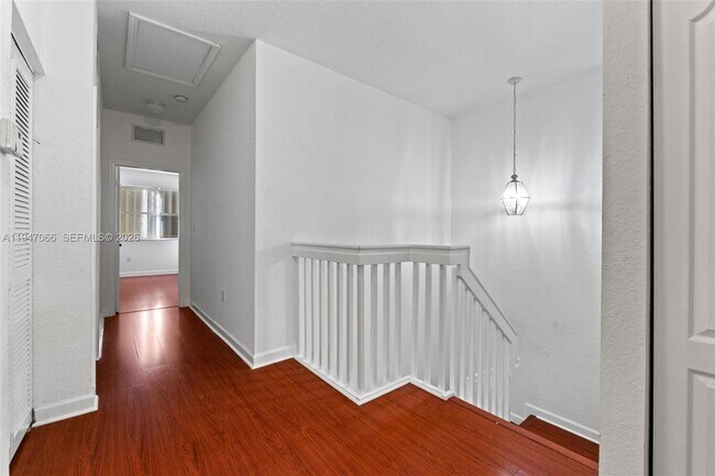 Building Photo - 836 SW 154th Path