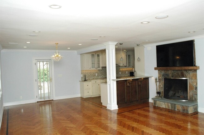 Building Photo - 20 Annadale St