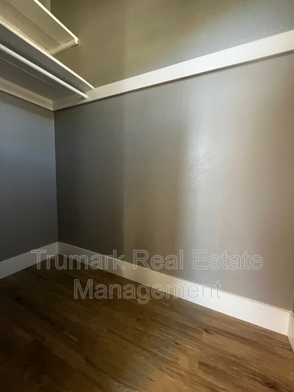 Building Photo - 1349 E Elizabeth St