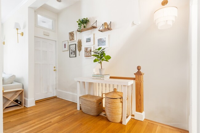 Building Photo - 171 H St