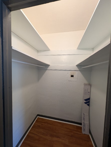 Building Photo - 202 W Sacramento Ave