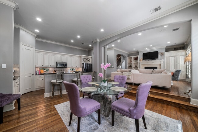 Building Photo - 4003 Wycliff Ave