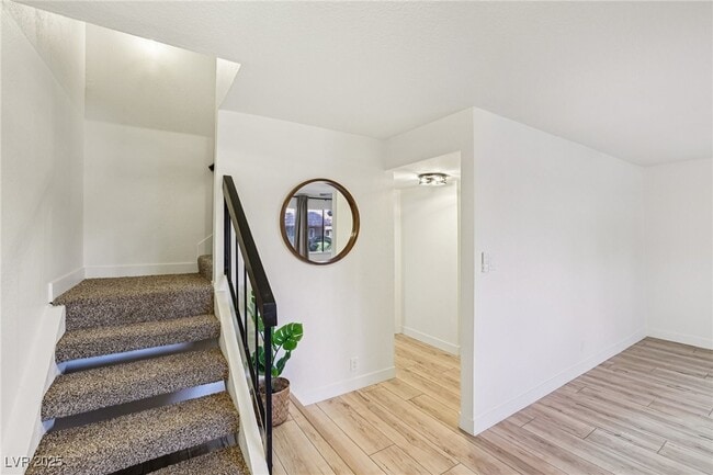 Building Photo - 2414 Paradise Village Way