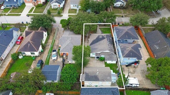 Building Photo - 1511 Scharpe St