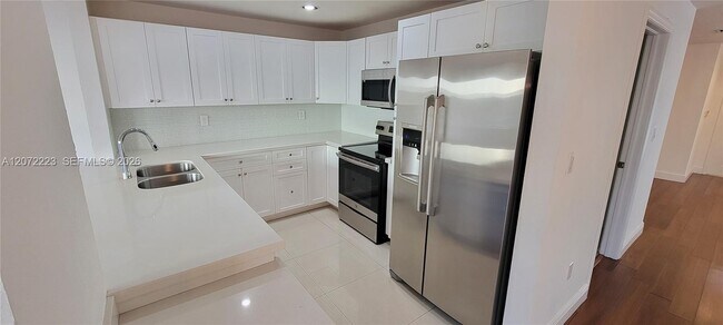 Building Photo - 5173 NW 114th Pl
