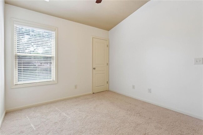 Building Photo - 655 Township Cir