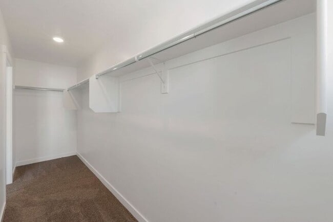 Building Photo - INVERNESS - BRAND NEW LUXURY ROW END THOUSE W 2 CAR GARAGE