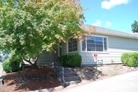 Building Photo - 3 Bedroom Home in Newberg
