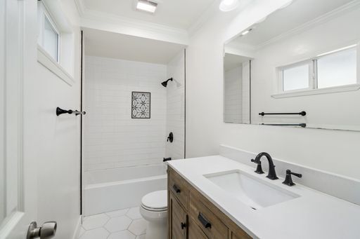 Building Photo - 23906 Hamlin St