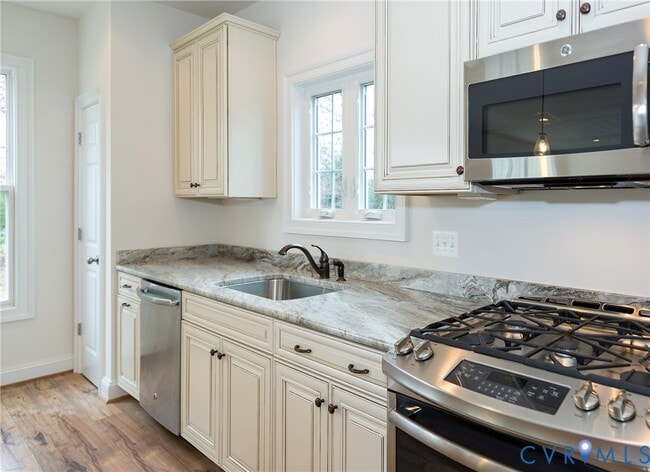 Building Photo - 5411 Hickory Ann Dr