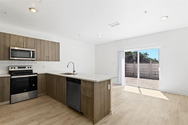 Building Photo - 170 NW 158th St