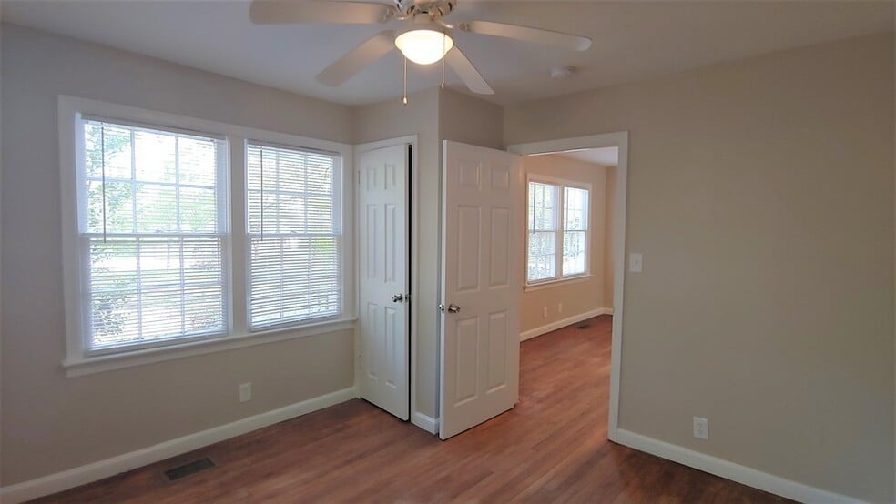 Building Photo - 4433 Highland Rd