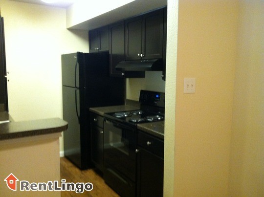 Building Photo - 5500 De Soto St
