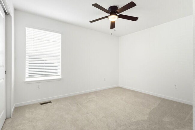 Building Photo - Charming 3 beds 2 baths in Commerce City! ...