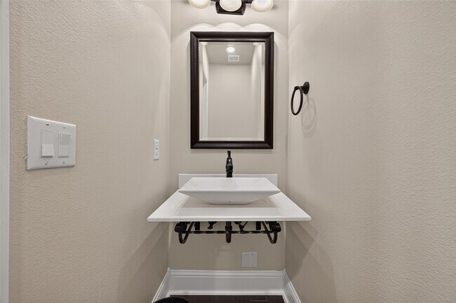 Building Photo - 10834 Poolman Pl