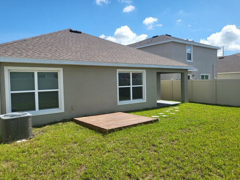 Building Photo - 38336 Sonnet Landing Ave
