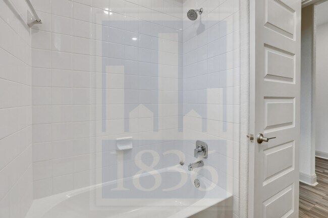 Building Photo - 18001 Umberto Dr