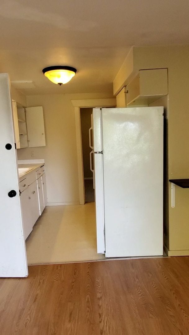 Building Photo - 2 & 4 Bedroom Apartments with Classic Charm & Bay View