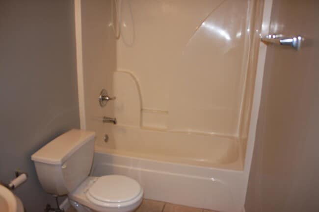 Building Photo - 2939 Stonecrest Ln
