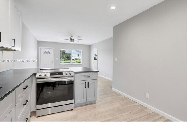 Building Photo - 2550 N Diexe Hwy