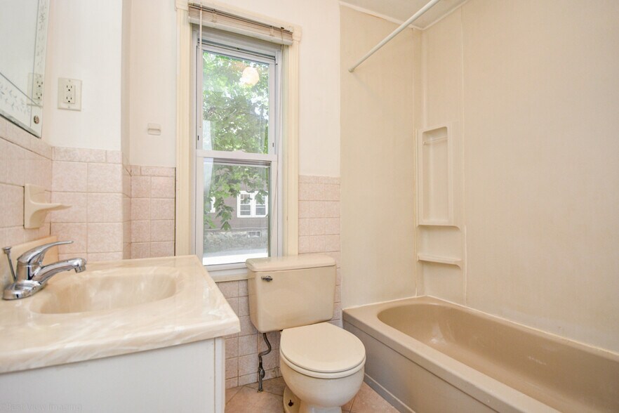 Building Photo - 48 South St