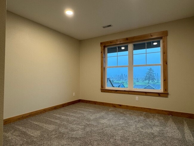 Building Photo - Brand New Private Bella Ridge 4 Bedroom 2.5 Bath Home Near Golf and Lewis & Clark Elementary School