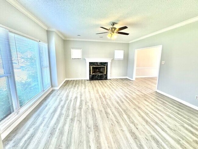 Building Photo - Now Leasing a Spacious 5 Bedroom 2.5 Bath Home in Cordova.