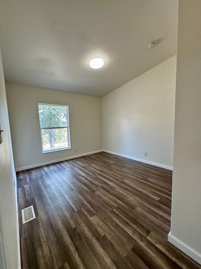 Building Photo - 14124 Marsha Way