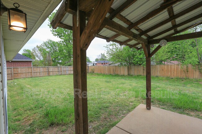 Building Photo - 3606 SE 8th St